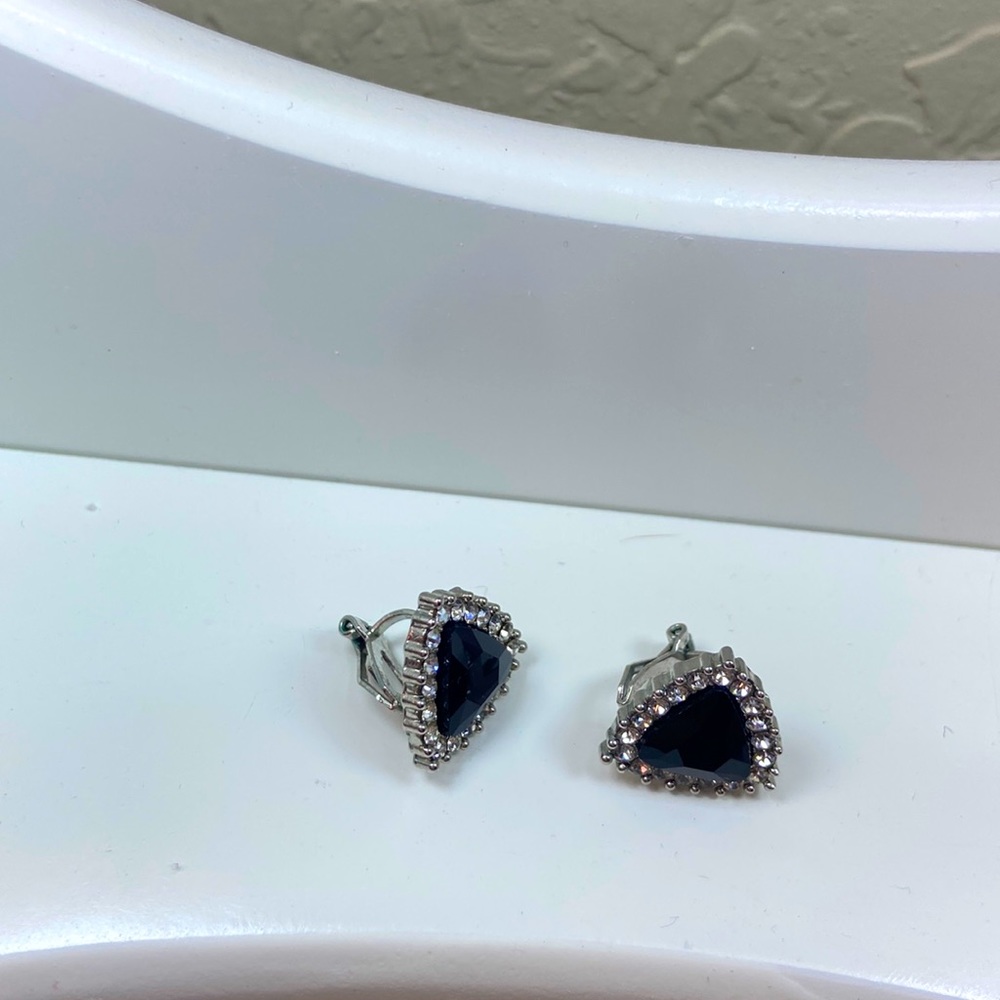 Clip-on elegant earrings
